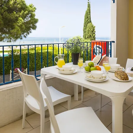 Odalys Les Voiles Blanches 2* Solenzara