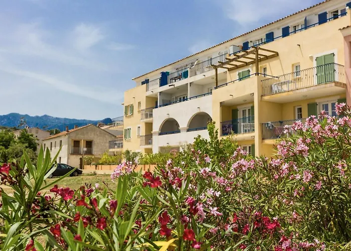 Odalys Les Voiles Blanches Appart hôtel Solenzara